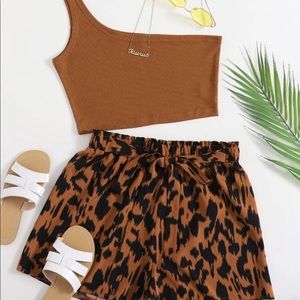 shein brown cheetah shorts size small